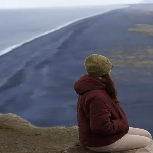 Turista Pensando en Islandia